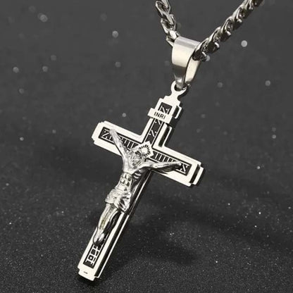 ✝️ Finom, időtálló eleganciájú kereszt nyaklánc – Kiváló kivitelezés, rozsdamentes acél és diszkrét csillogás – tökéletes mindennapi viseletre vagy jelentőségteljes ajándékként 💛