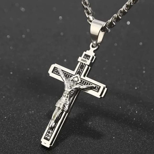 ✝️ Finom, időtálló eleganciájú kereszt nyaklánc – Kiváló kivitelezés, rozsdamentes acél és diszkrét csillogás – tökéletes mindennapi viseletre vagy jelentőségteljes ajándékként 💛