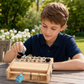Montessori fa csavarhúzó-tábla játék kisgyerekeknek